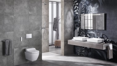 Geberit AquaClean Tuma Comfort & variform washbasin in bathroom